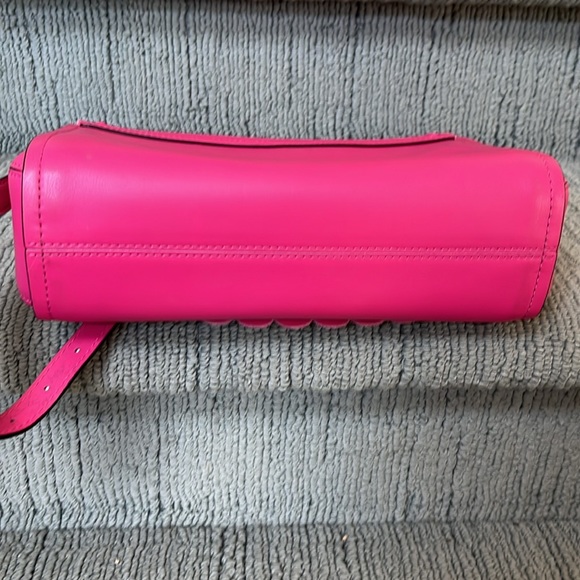 Kate Spade  Scalloped front flap  shoulder bag  Bright pink  Gold tone HW Turn L - Picture 9 of 15